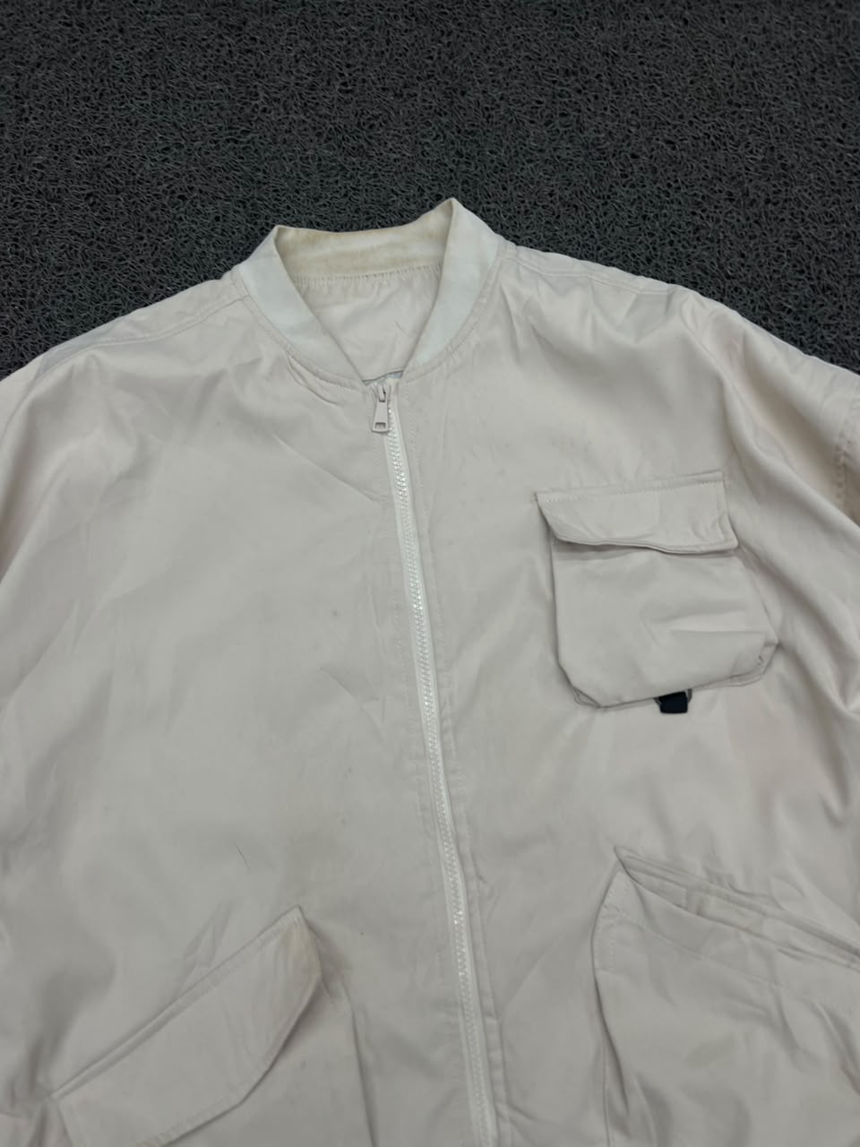 Cream Utility Pocket Bomber Jacket ⚠️ Small Stain