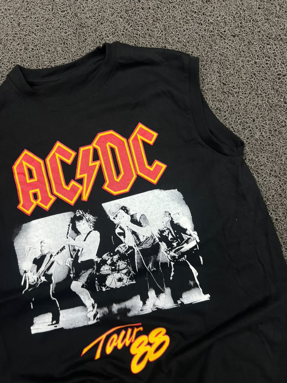 AC/DC Tour '88 Sleeveless Band T-Shirt – Black Vintage Rock Graphic Tee