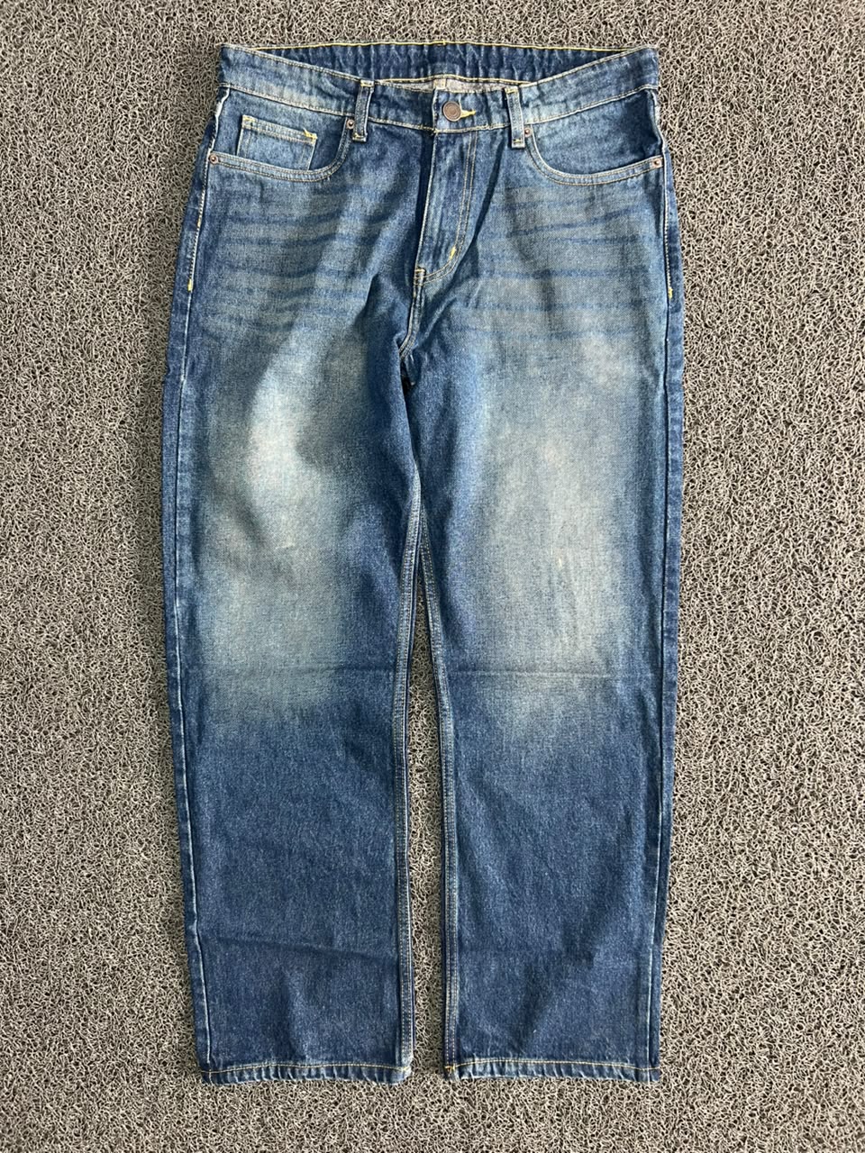 Vintage Blue Wash Straight Fit Denim Jeans – Classic Faded 5-Pocket Casual Pants