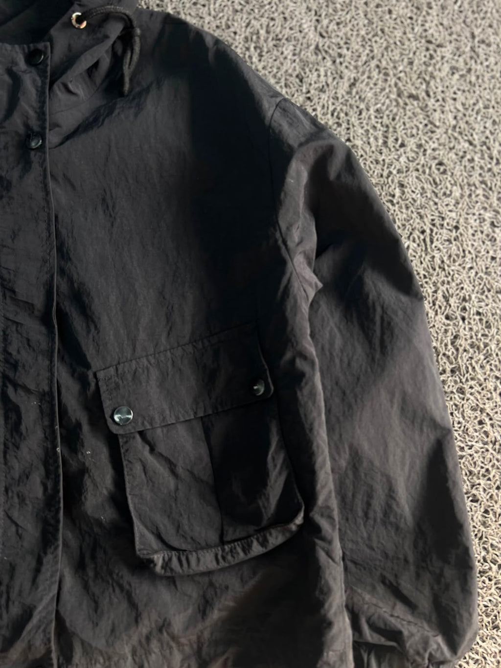 Black Hooded Utility Jacket – Lightweight Zip-Up Windbreaker | Small Pocket Damage ⚠️