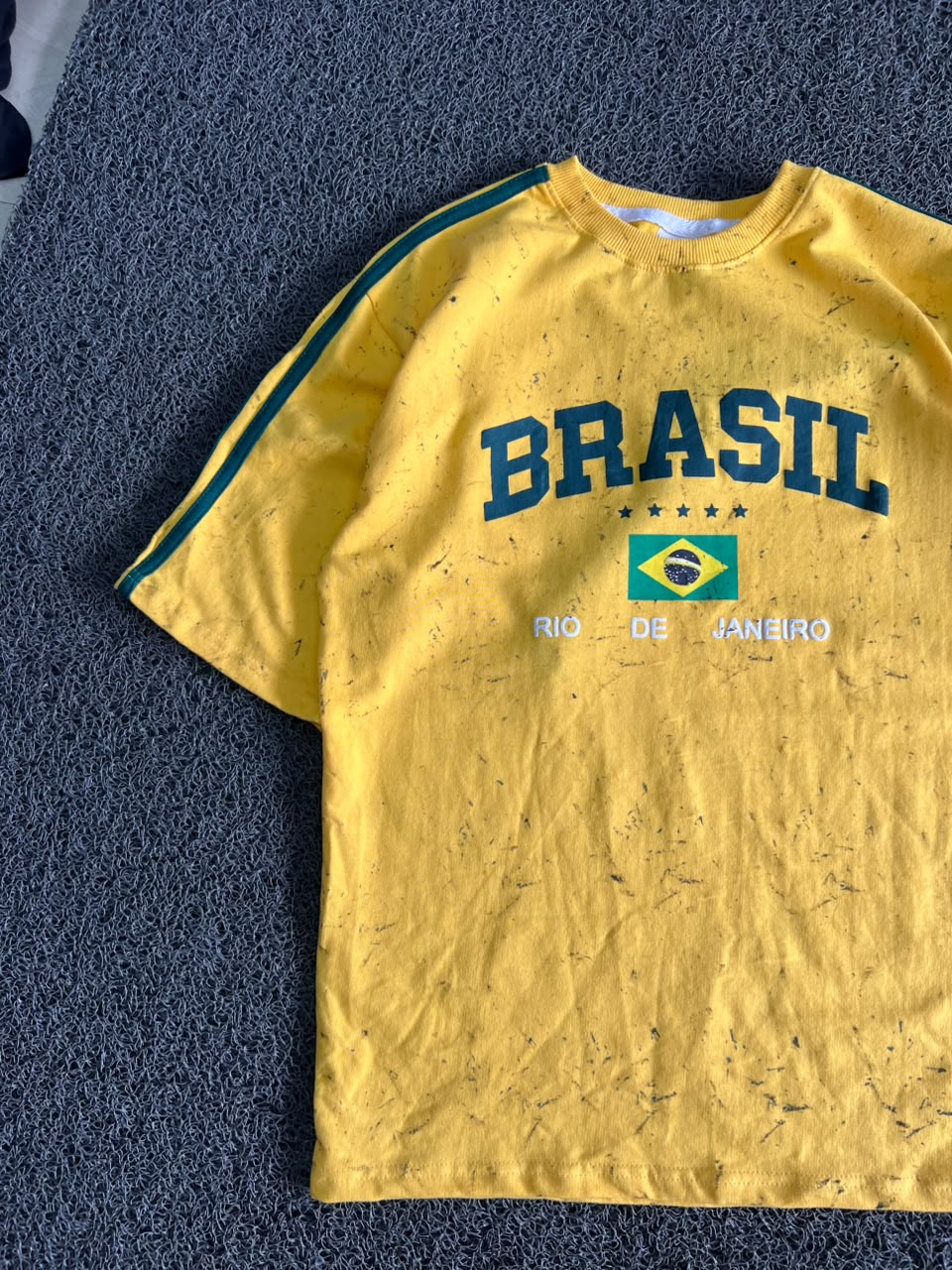Brasil Rio de Janeiro Graphic T-Shirt – Yellow Crew Neck Tee