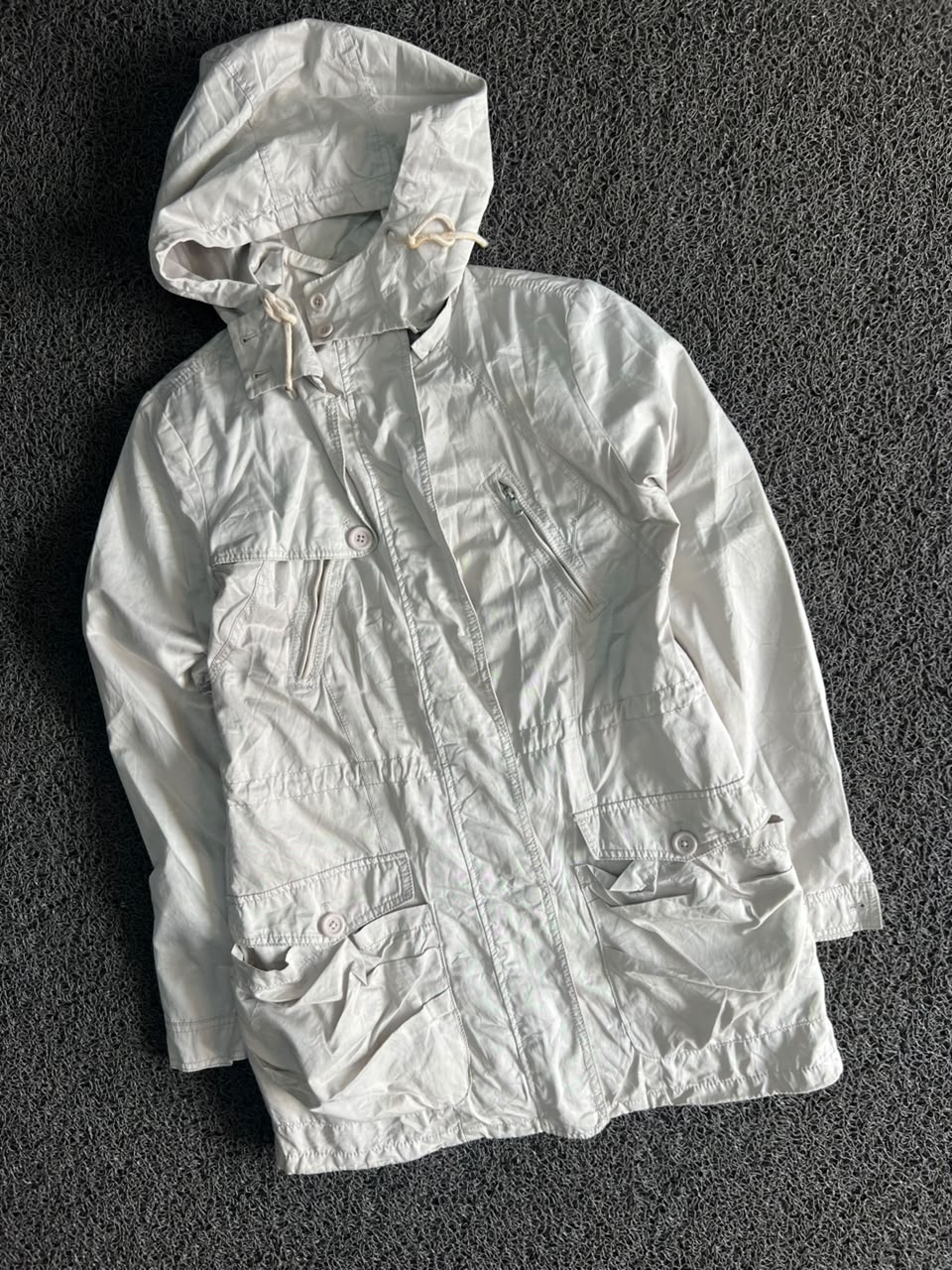 Vintage White Multi-Pocket Hooded Jacket