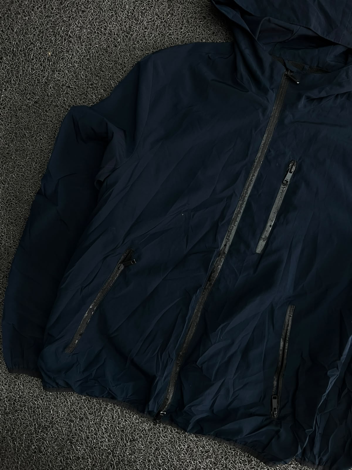 Hooded Windbreaker Jacket with Zip Pockets ⚠️ Small Damage