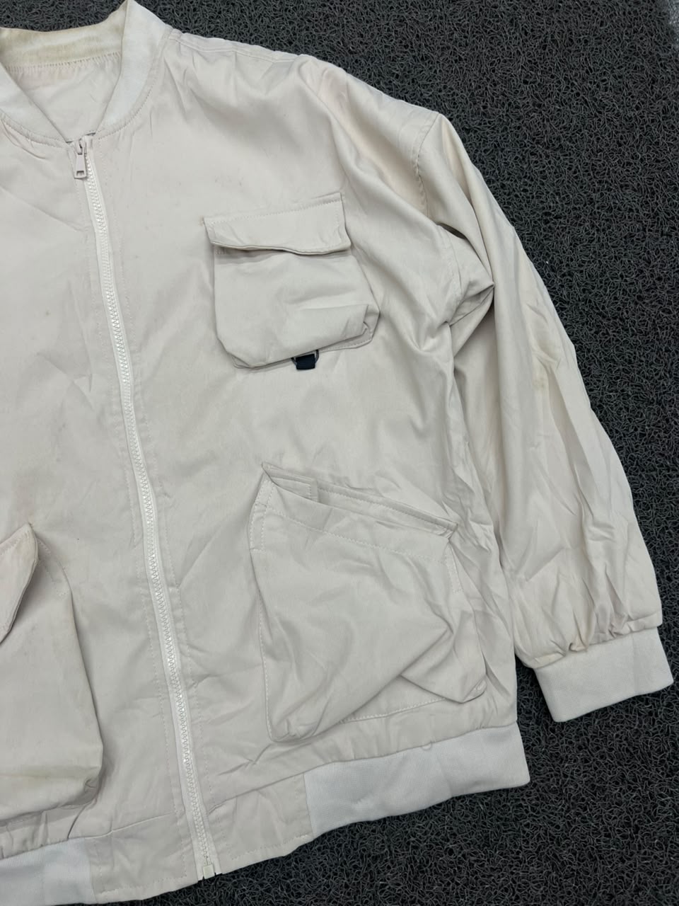 Cream Utility Pocket Bomber Jacket ⚠️ Small Stain