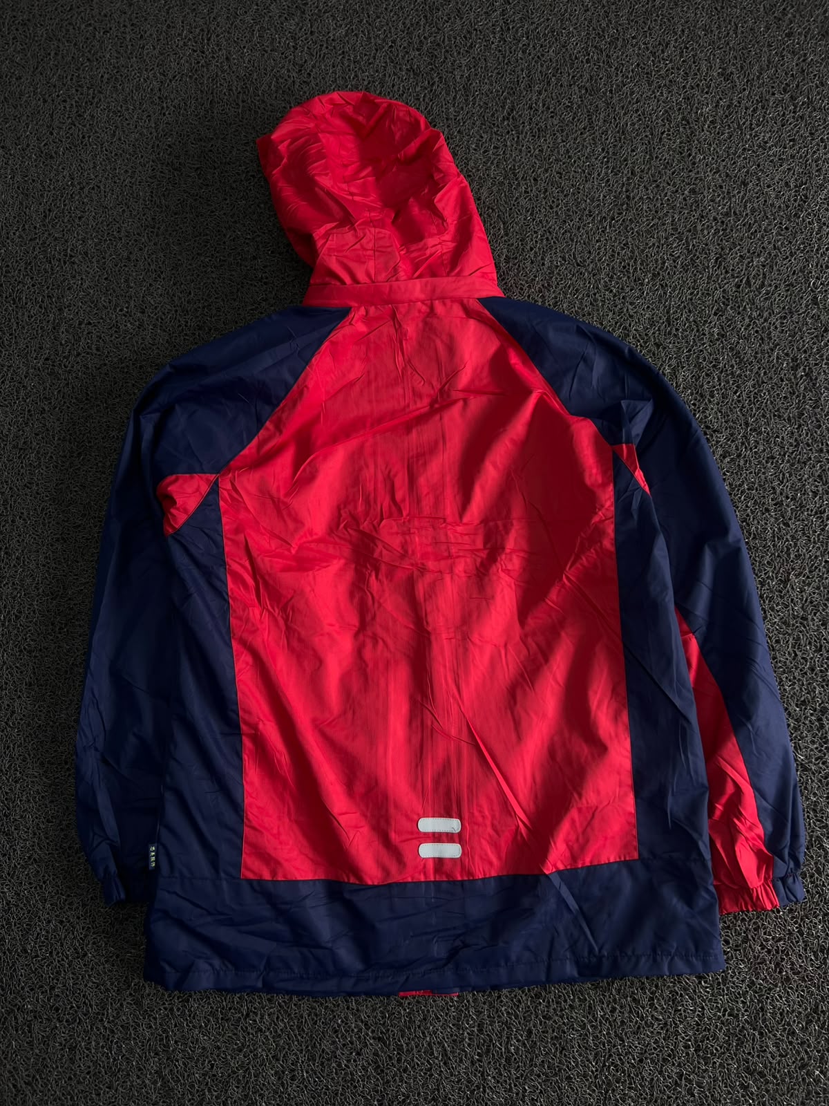 Vintage Hooded Waterproof Outdoor Rain Jacket – Red/Navy Full Zip Windbreaker