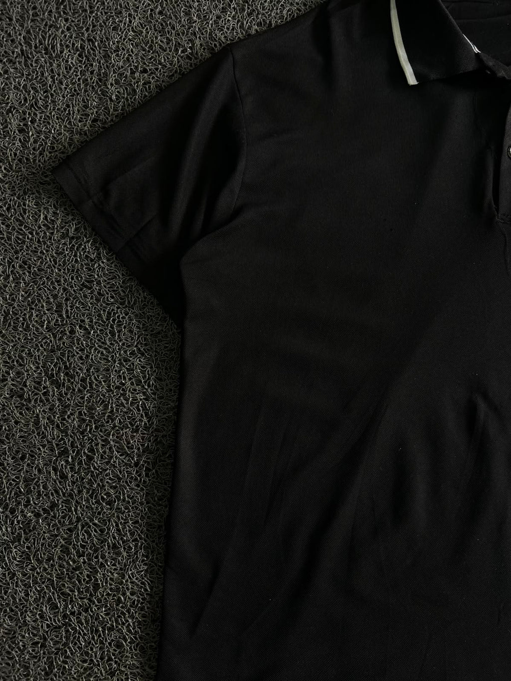 Vintage Black Polo T-Shirt with Contrast Collar | Classic Casual Fit