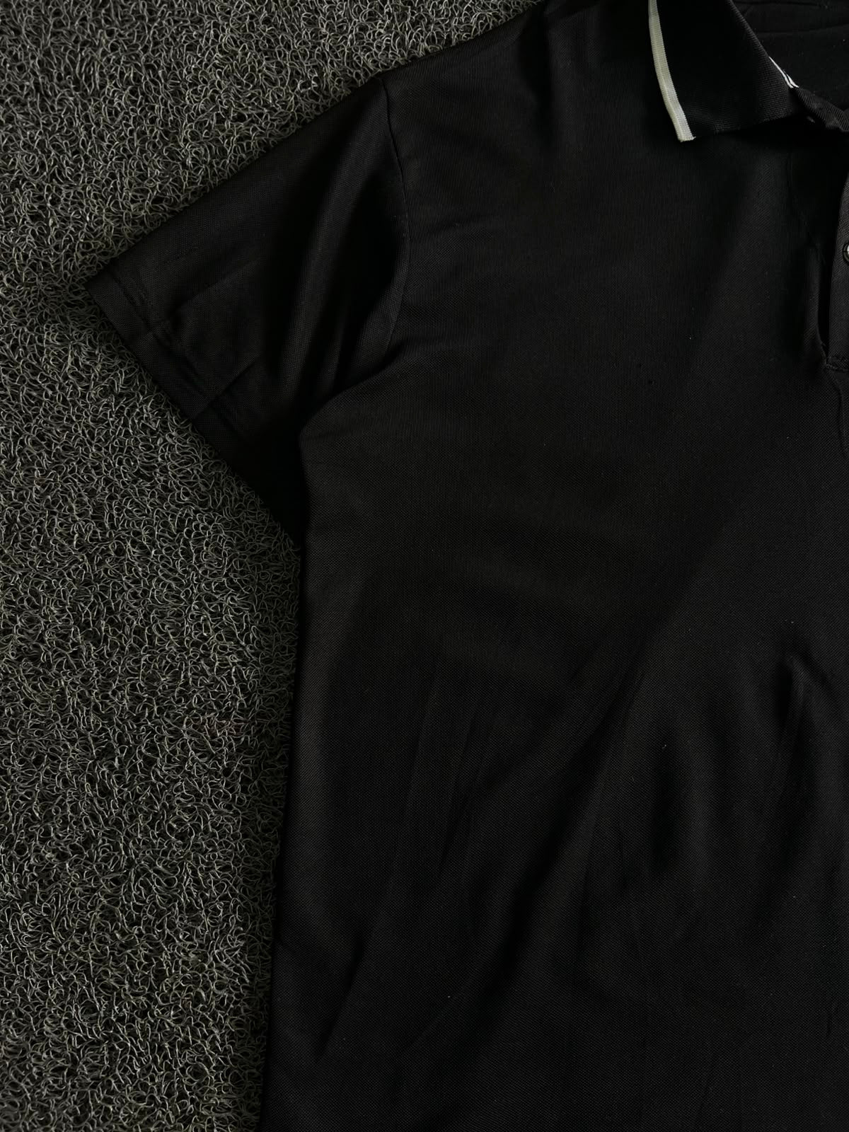 Vintage Black Polo T-Shirt with Contrast Collar | Classic Casual Fit